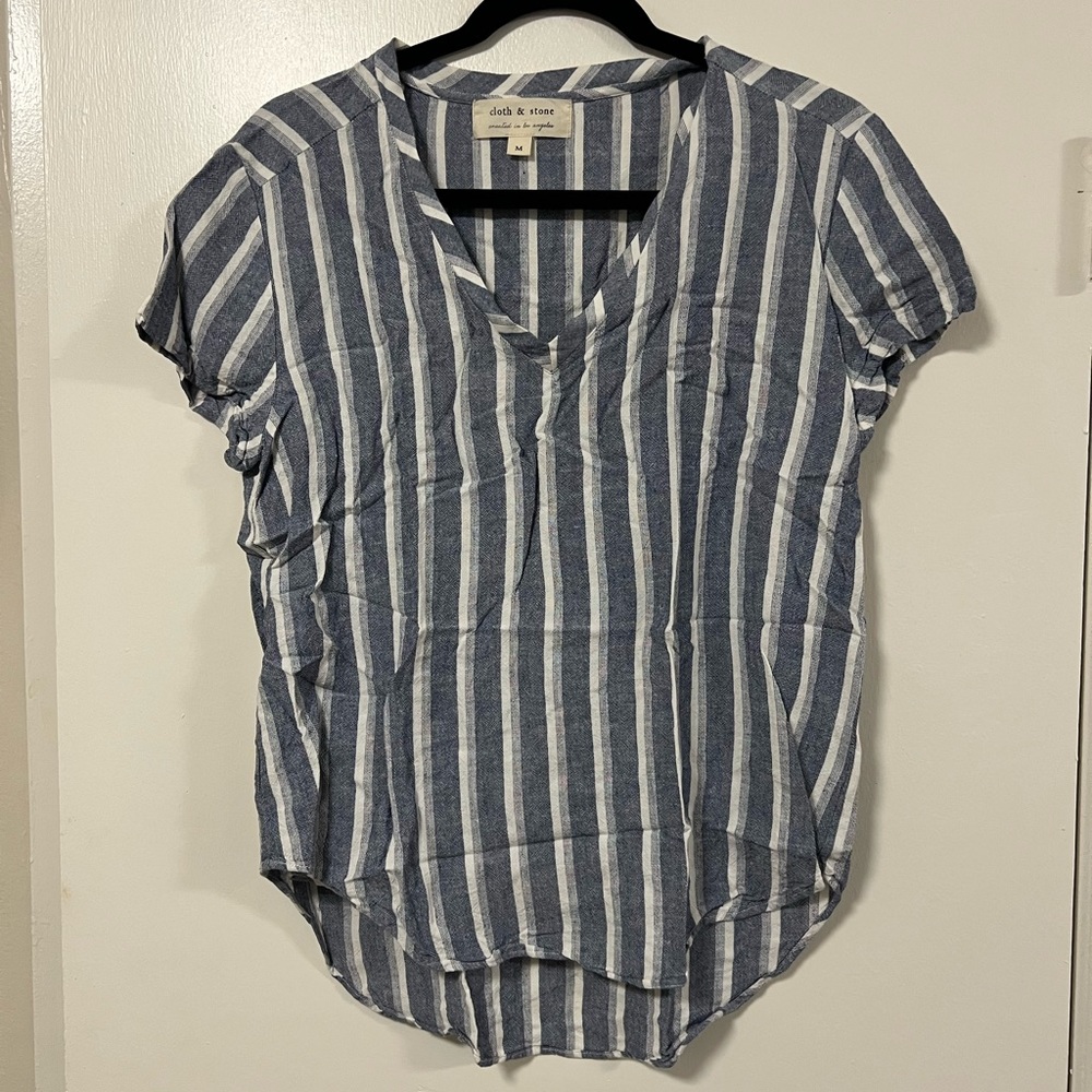 NEW || Striped Women’s V-Neck Top